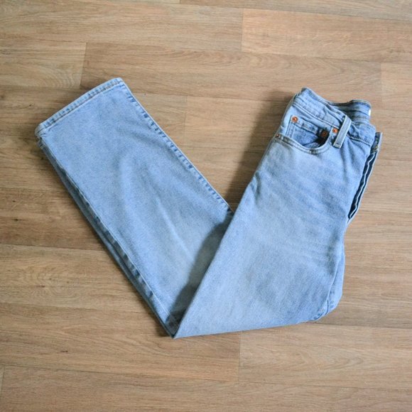 Levi's Ribcage Straight High Waisted Light Wash Jean Size 26 Waist - Picture 3 of 8